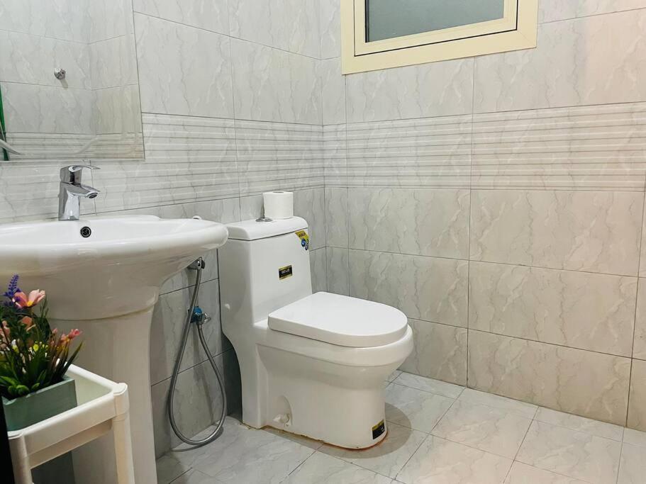 Luxury Private Studio Apartment Close To Airport Abu Dhabi Luaran gambar